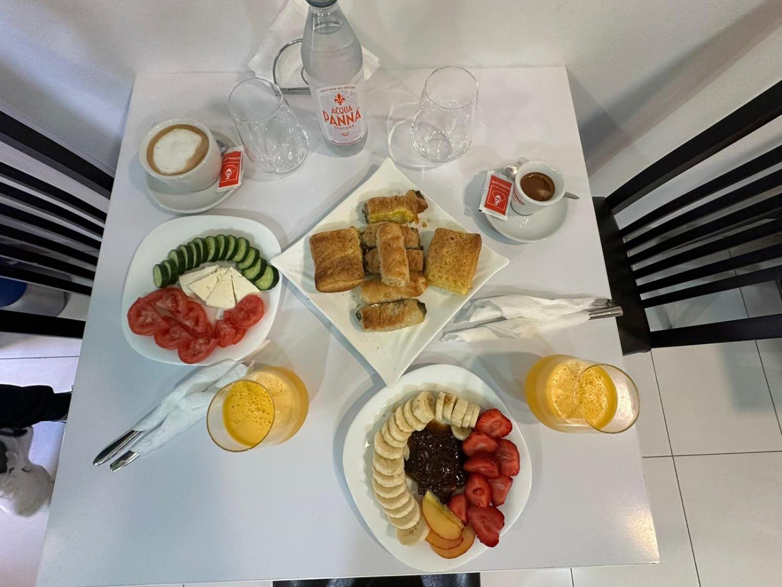 Hotel Europa Kruje Bagian luar foto