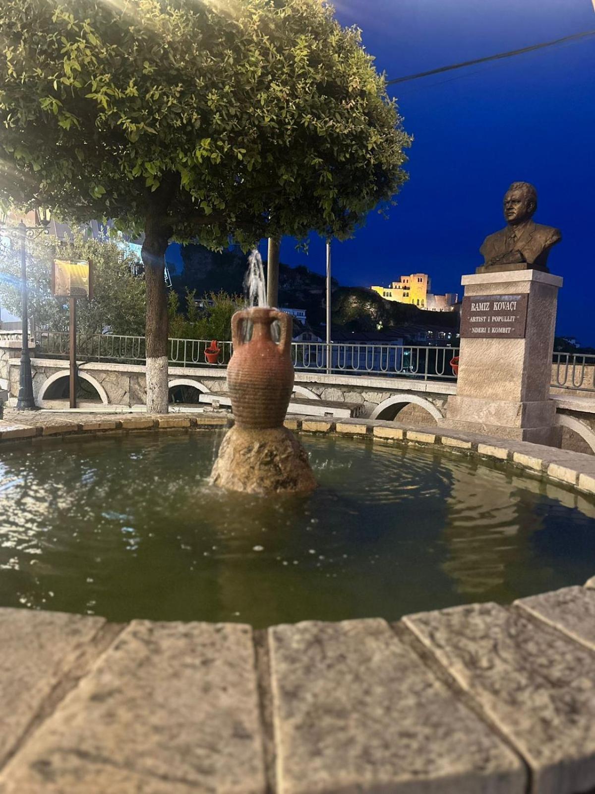 Hotel Europa Kruje Bagian luar foto