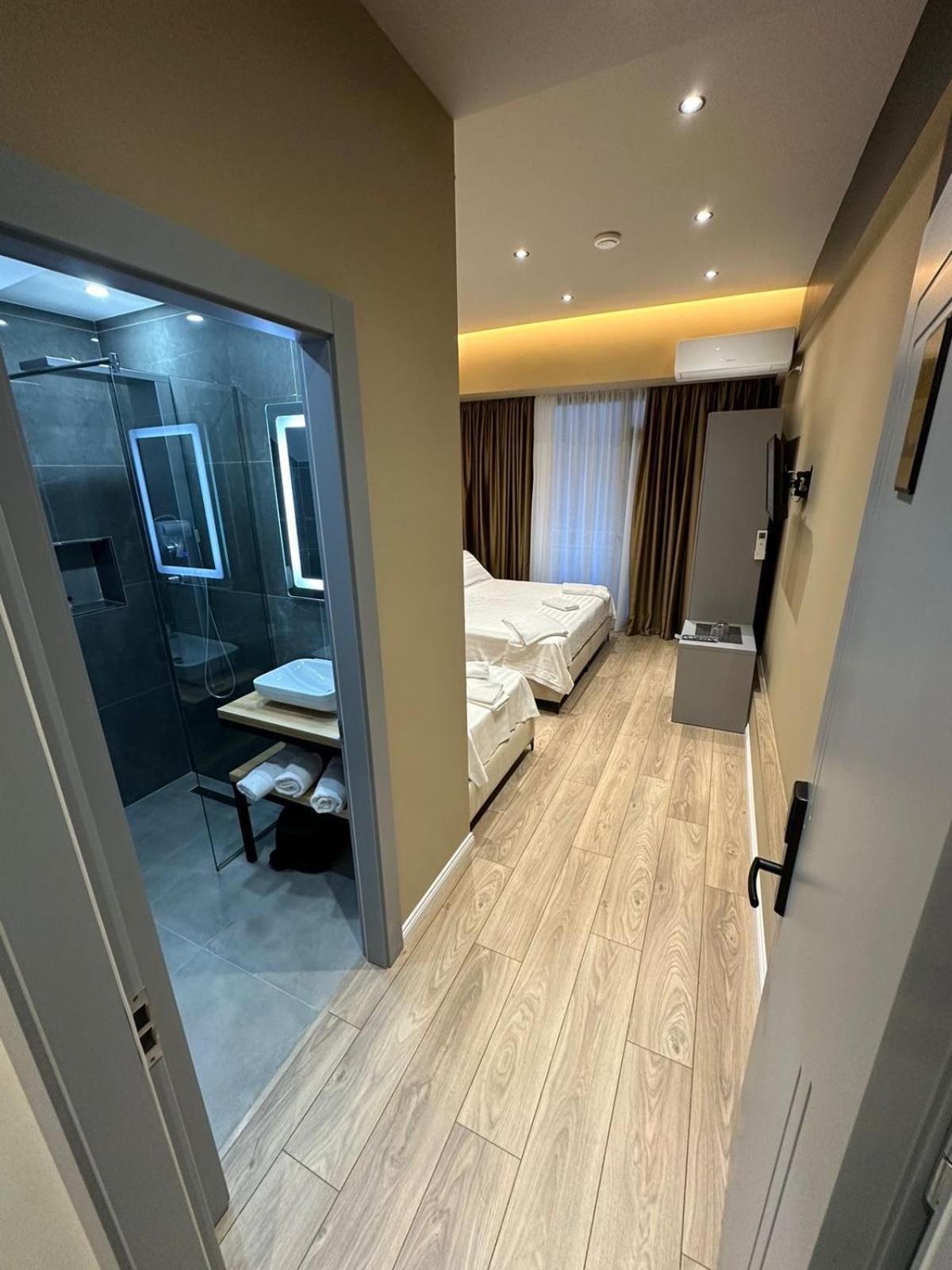 Hotel Europa Kruje Bagian luar foto