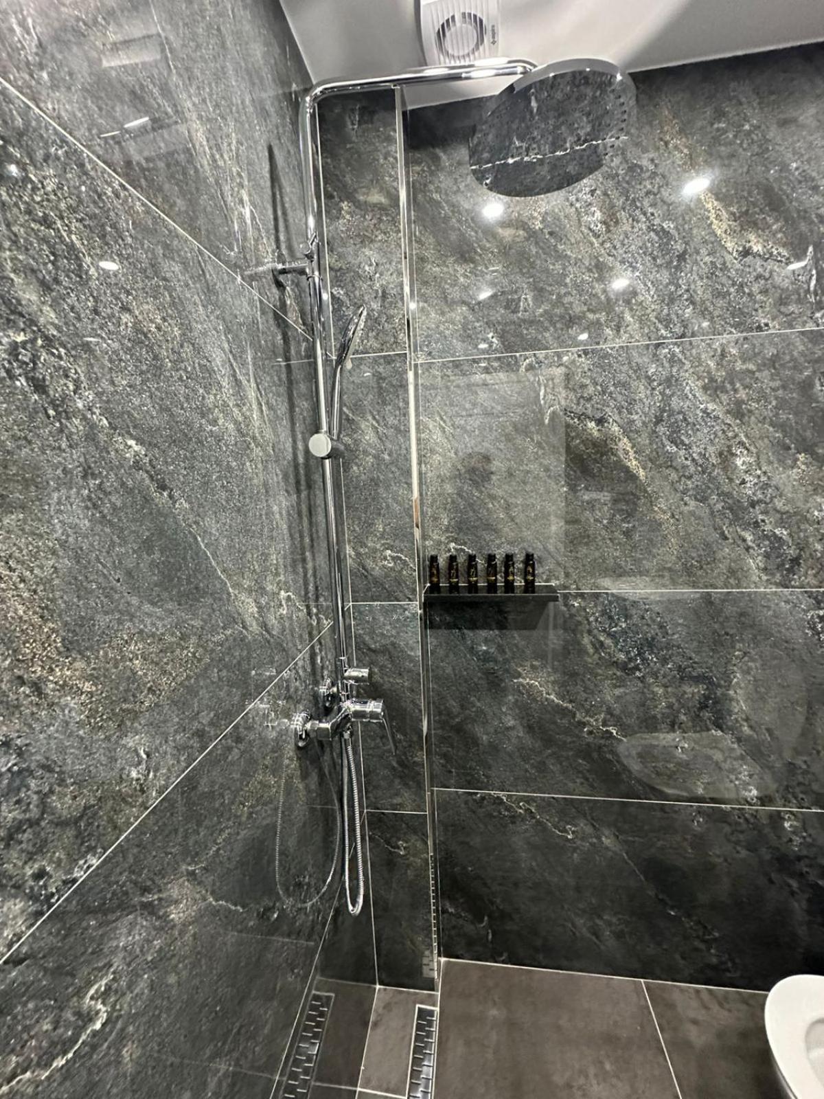 Hotel Europa Kruje Bagian luar foto